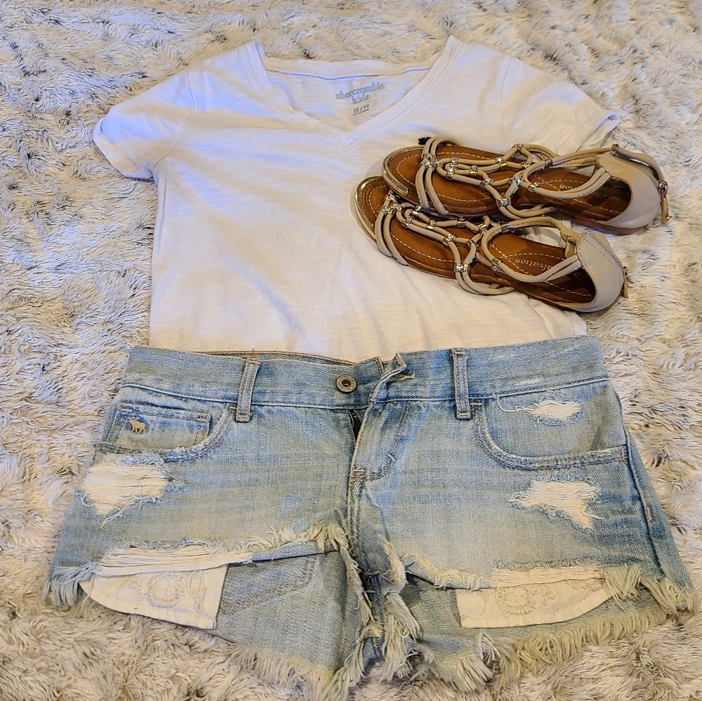 Abercrombie & Fitch Denim Womens Shorts
- Like New